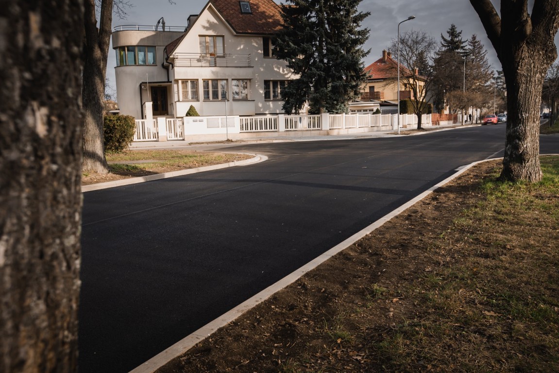 139235215 226378869092355 7647995464991910273 N (Střední)